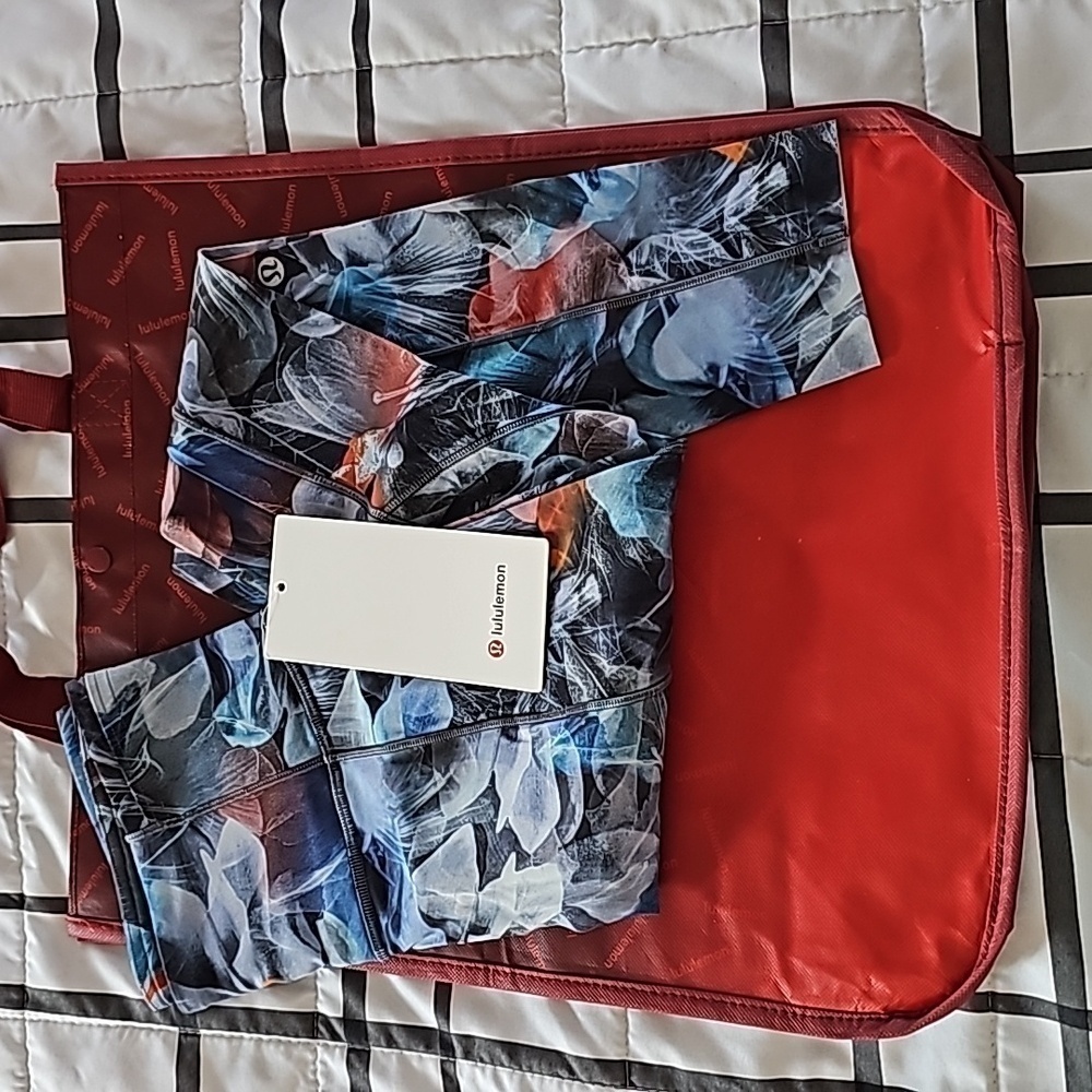 NWT LULULEMON Fast and Free High-Rise Tight 25" Luminescent Floral Multi SIZE 4